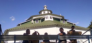 Thumb Octagon Barn