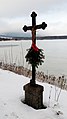 Čeština: Křížek u rybníka Olšina mezi Horní Planou a Polnou na Šumavě v okrese Český Krumlov, Jihočeský kraj. English: Wayside cross at Olšina, a pond in Český Krumlov District, South Bohemian Region, Czechia.