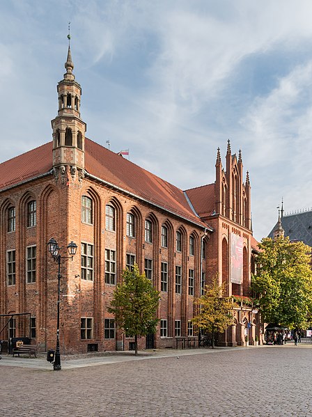 File:Old town hall in Torun (9).jpg