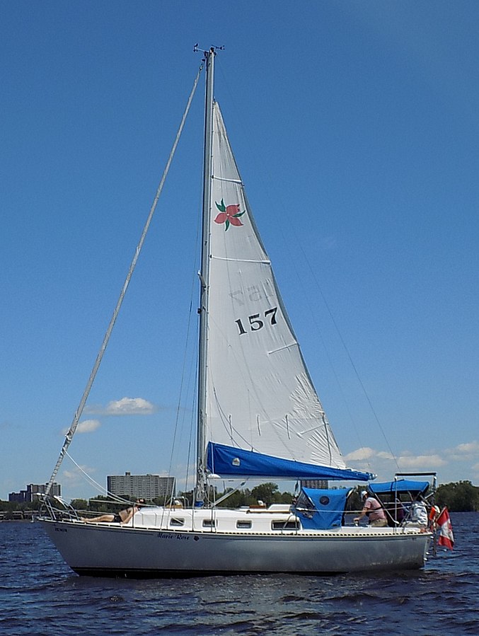 File:Ontario 32 sailboat Marie Rose 2788.jpg.