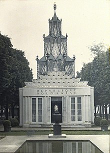 International Exhibition of Modern Decorative and Industrial Arts in Paris, France in 1925. Autochrome Lumiere showing Polish pavilion. Paris 1925 59878912.jpg