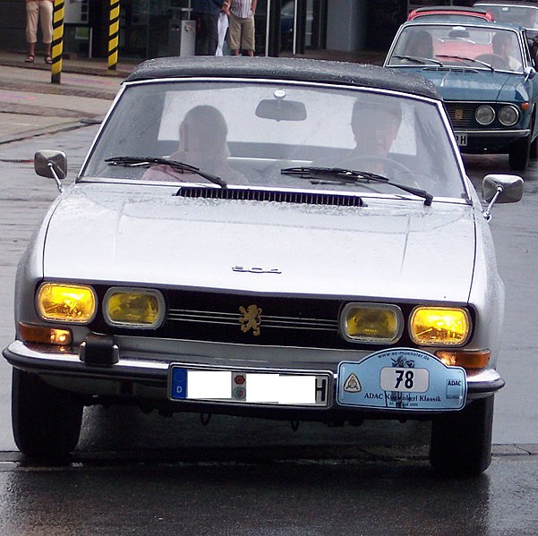 File:Peugeot 504 Cabrio silver v.jpg