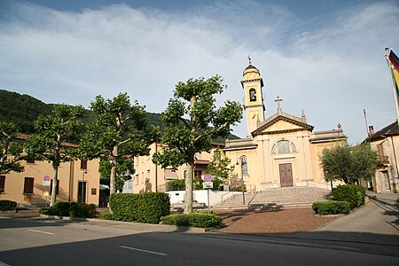 Piazza municipio Vacallo