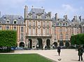 Il Pavillon de la Reine a Place des Vosges, Parigi