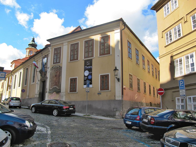 File:Praha, Vlašský špitál.jpg