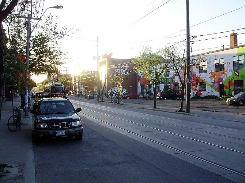 File:Queen West Design District Toronto.jpg