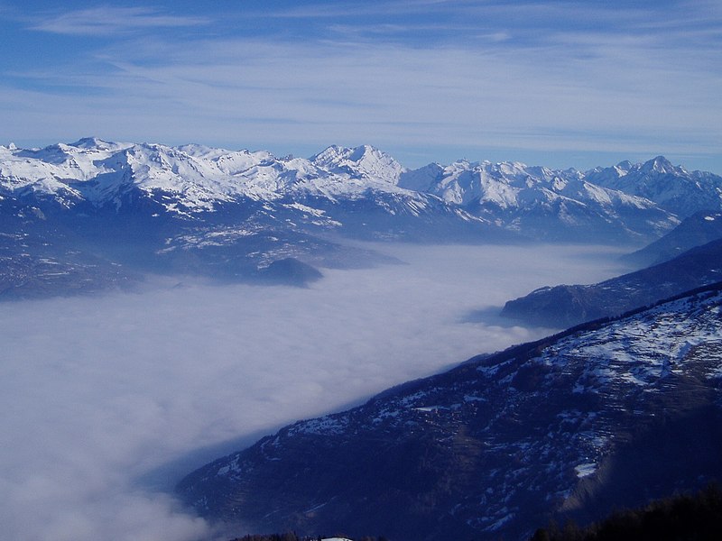 File:Rhone Valley in Fog 009.JPG