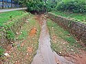 Trecho do ribeirão Caladinho no bairro Universitário