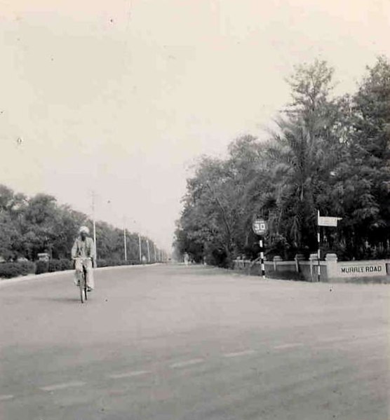 File:Road in Rawalpindi, 1939.jpg