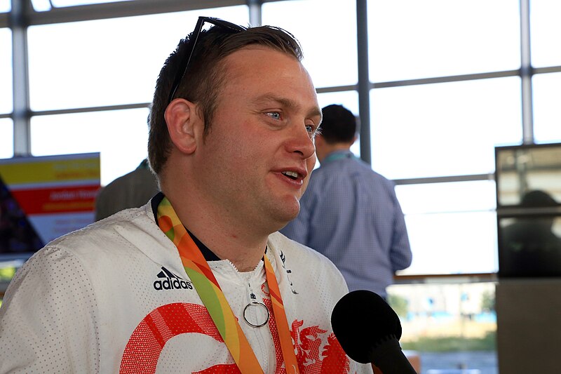 File:Rob Davies, Paralympic gold medallist.jpg