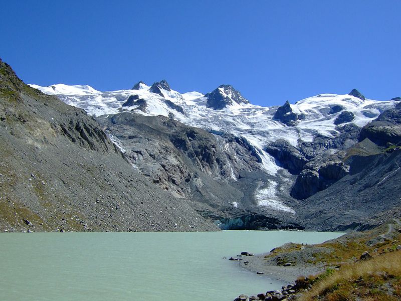 File:Rosegg Gletscher mit See nah August 2007.jpg