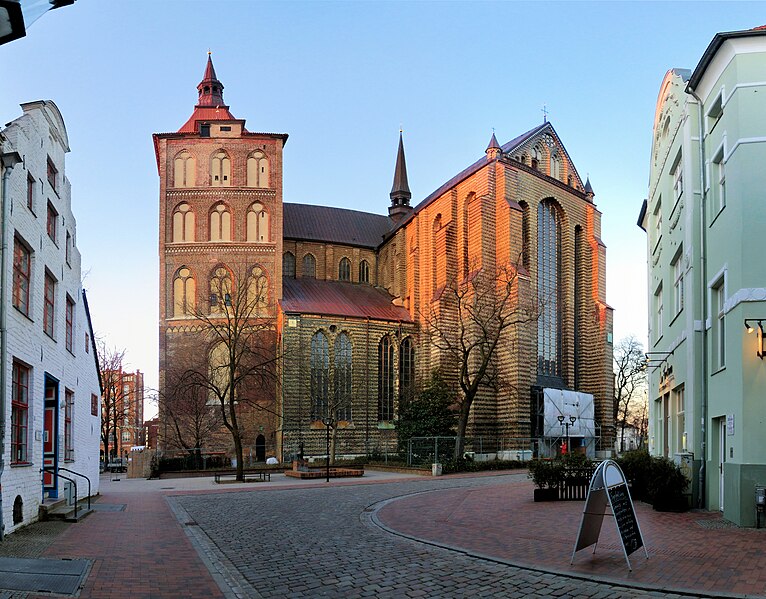 File:Rostock Marienkirche 2011-03-08.jpg