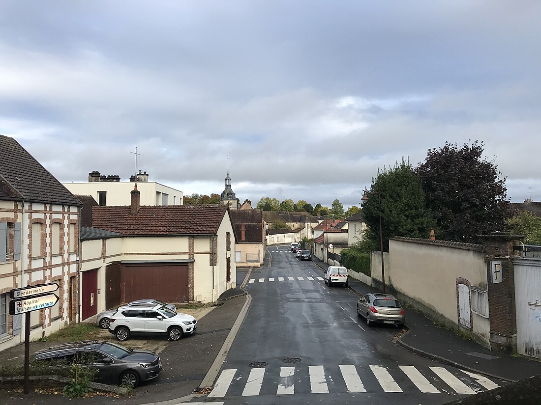 File:Sézanne - rue des Récollets.jpg