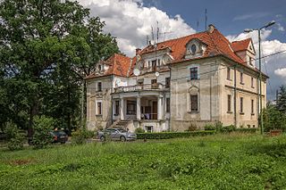 <span class="mw-page-title-main">Kaźmierzów</span> Village in Lower Silesian Voivodeship, Poland