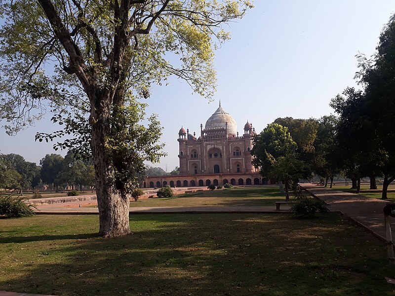 File:Safdarganj Tomb, Safdarganj in New Delhi 08.jpg