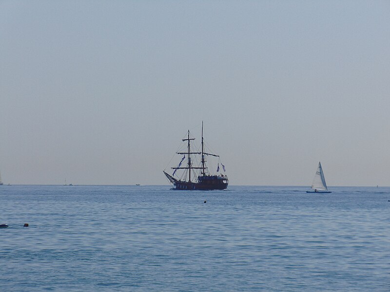 File:Sailing ships of Spain 05.jpg