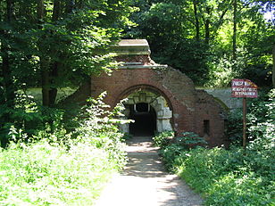 Một lối vào pháo đài bên ngoài