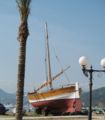 Tipica imbarcazione ligure sulla spiaggia di Sestri Levante