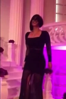 Soubor: Shams na okamžik tančí irácký styl od Voice Media House na You Tube.ogv