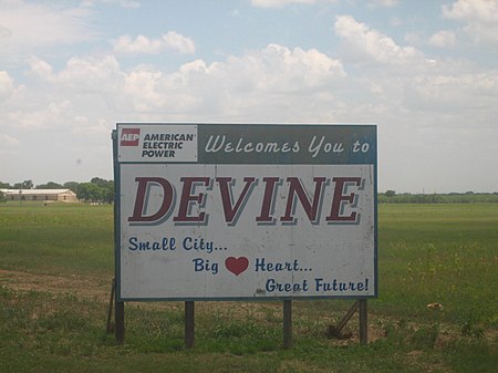 Sign to Devine, TX Picture 102.jpg