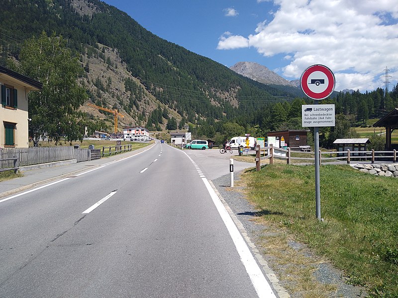 File:Signal routier suisse 2.09 à Zernez.jpg