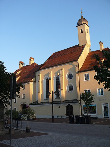 File:Spitalkirche Heilig Geist - Erding - 2023-08-21 - 813a.jpg