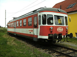 ET 24.104 im Bahnhof Haag am Hausruck (2009)