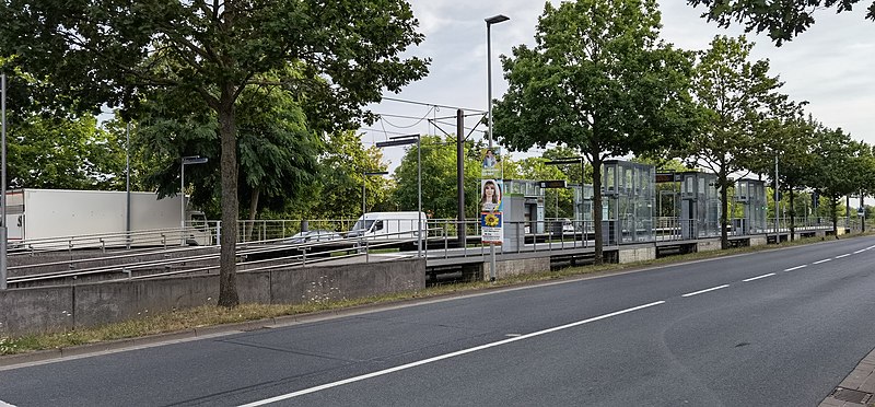 File:Stadtbahn Hannover Krügerskamp 2108010716.jpg