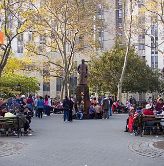 <span class="mw-page-title-main">Statue of Sun Yat-sen (New York City)</span> Statue in Manhattan, New York, U.S.