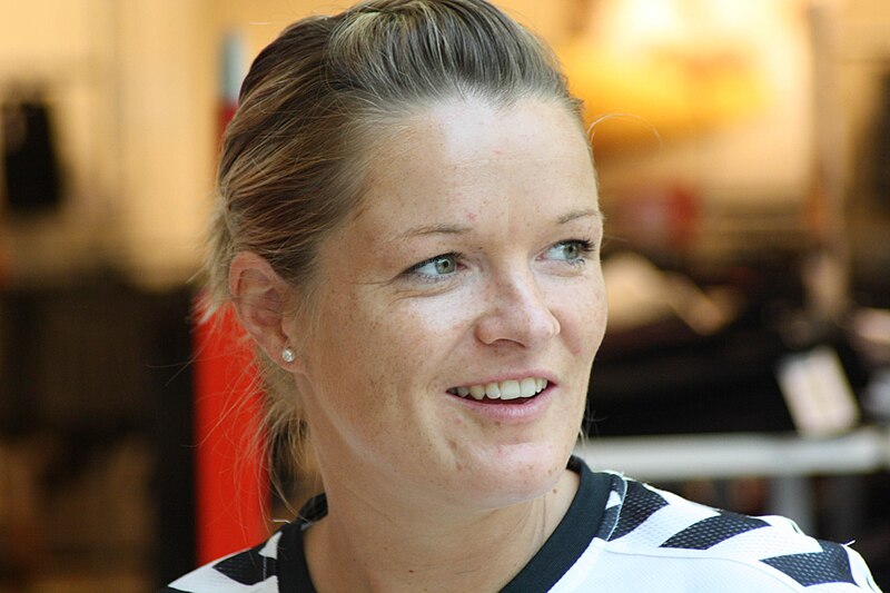 File:Stefanie Weichelt 2010.jpg