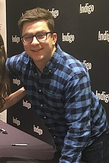 Steve Dangle 2019 (cropped).jpg