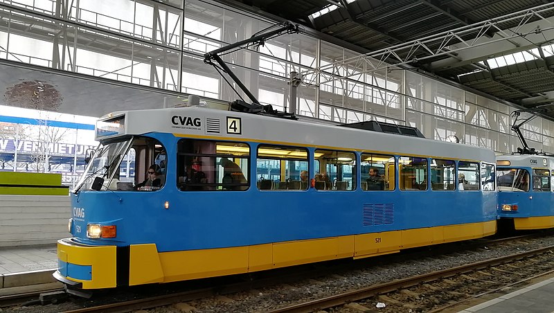 File:Straßenbahn Chemnitz 4 521 Hauptbahnhof 1803101655.jpg