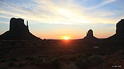 Thumbnail for File:Sunrise in the Navajo Nation - Flickr - Gunn Shots.jpg