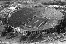 Aerial view of the game at the Rose Bowl Super Bowl XXI at the Rose Bowl.jpg