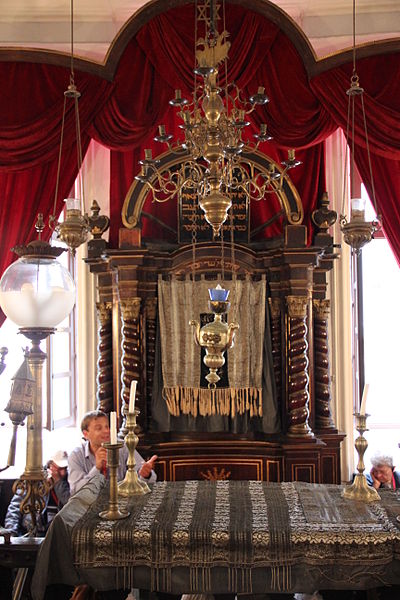 File:Synagogue of Dubrovnik interior A.JPG