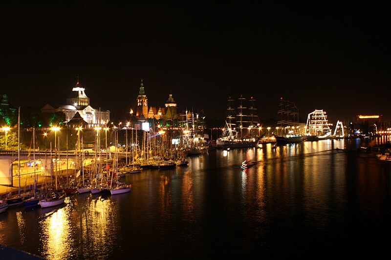 File:Szczecin by night 01.jpg