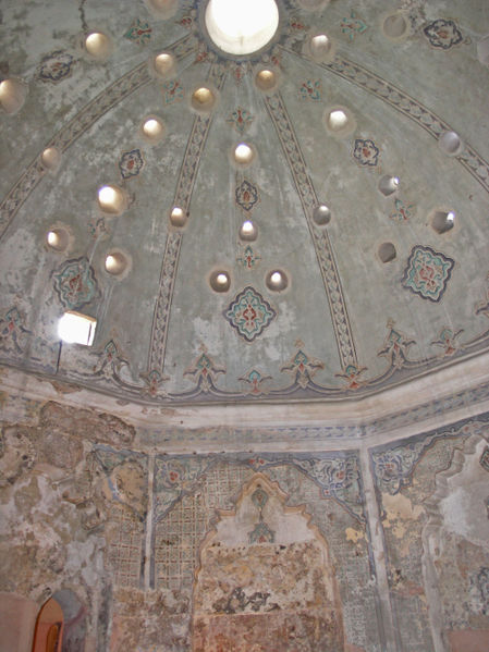 File:THES-Bey Hamam tepid chamber 2.jpg