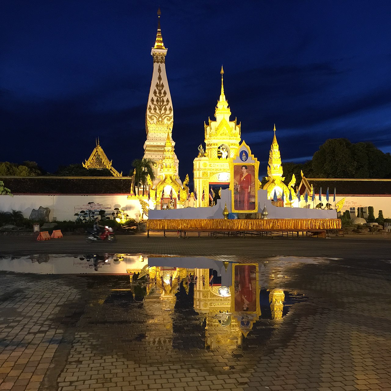 That_Phanom,_That_Phanom_District,_Nakhon_Phanom_48110,_Thailand_-_panoramio