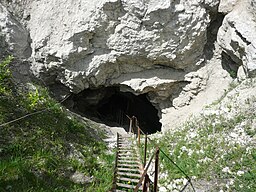 The entrance to the Orda cave. Вход в Ординскую пещеру.jpg