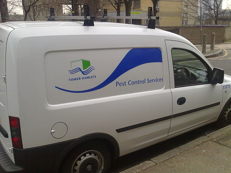 File:Tower Hamlets pest control van.jpg