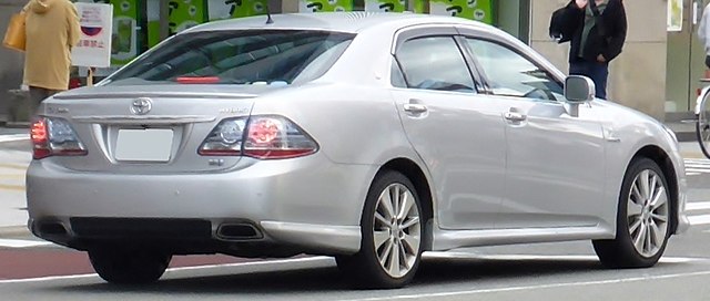 File:Toyota CROWN HYBRID (S200) rear.JPG - Wikimedia Commons