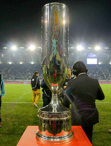 File:Trofeo copa chile.jpg