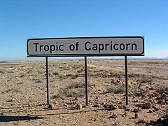 Panneau marquant le tropique du Capricorne en Namibie.