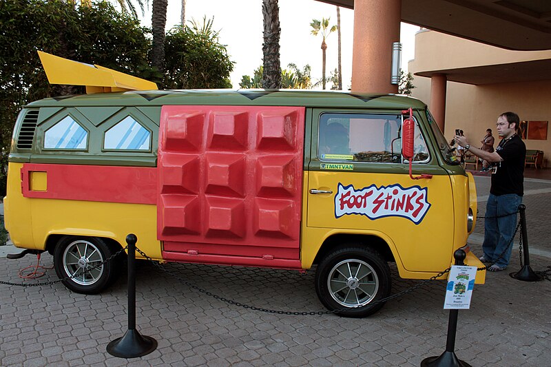 File:Turtle Van - Power-Con 2013 (side).jpg