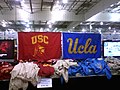 Miniatuur voor Bestand:UCLA and USC gear on sale at Costco.jpg