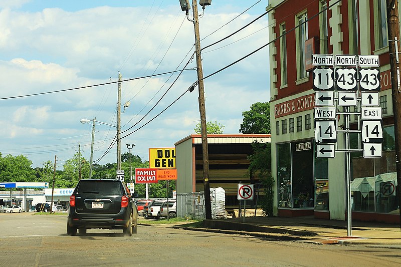 File:US11 North - AL14 East West US43 North South - Eutaw (41820913641).jpg