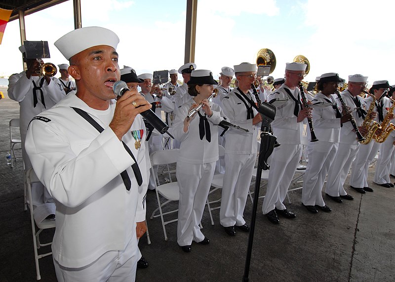 File:US Navy 070508-N-4965F-010 Musician 3rd Class Hilario Mireles Jr., assigned to the U.S. Pacific Fleet Band, sings the National Anthem during a change of command ceremony.jpg