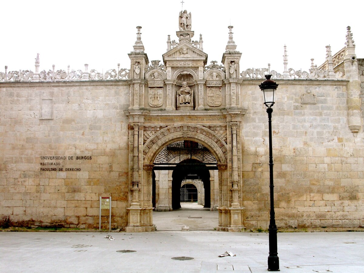 Universidad de burgos - Entrance of the school of law.jpg