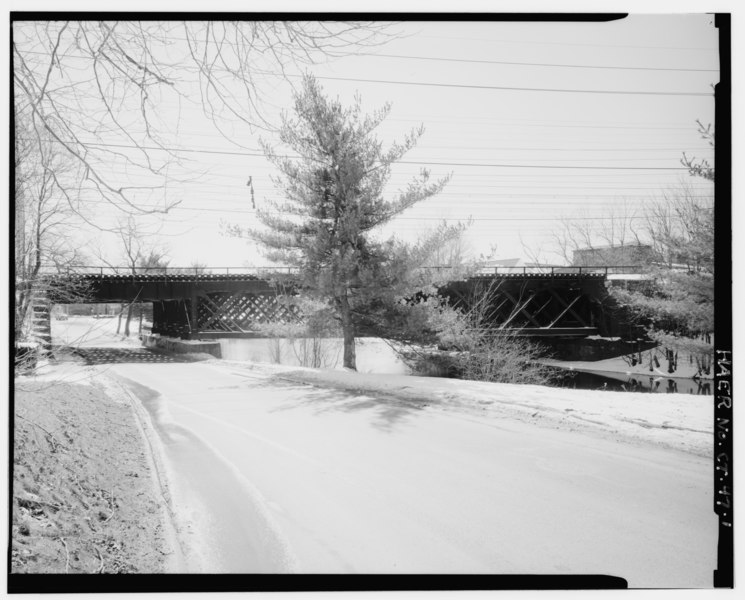 File:View South, North Side - Bridge No. 110, Spanning Wepawaug River and Prospect Street at Metro-North Railroad, Milford, New Haven County, CT HAER CONN,5-MILF,4-1.tif