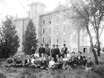 Class of 1900 in front of Rice Hall